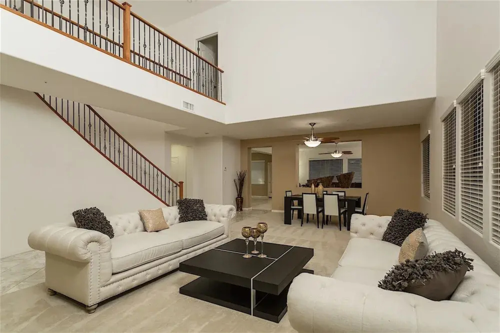 Pinnacle Vista 5 BR by Casago