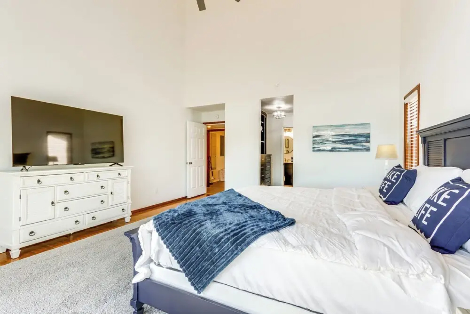 Swim & Boat Docks: Lakefront Gem in Bella Vista!