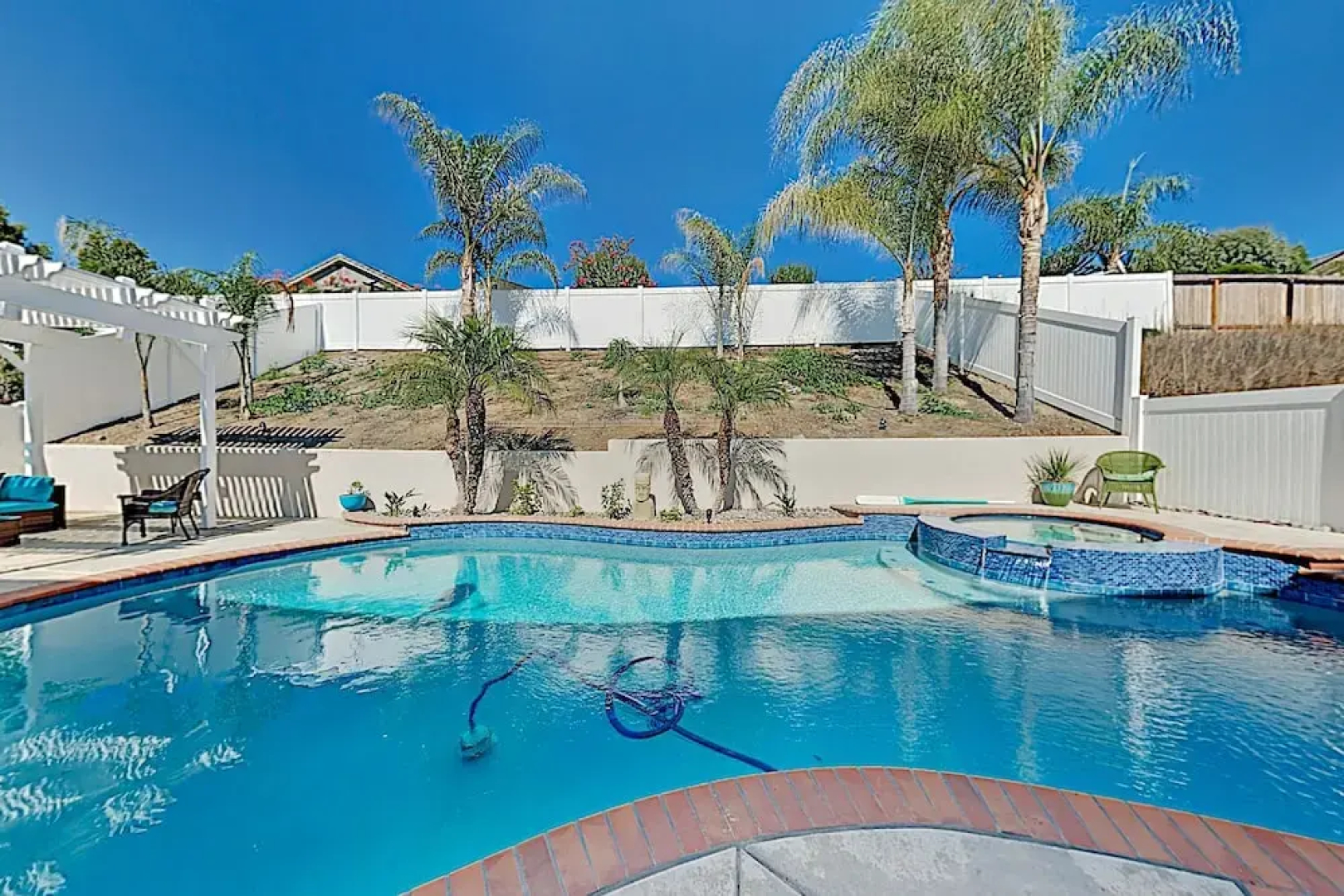 2399chat 4 Bedroom Home