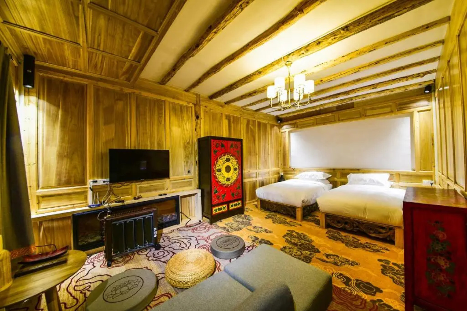 The blue mountains on the moon