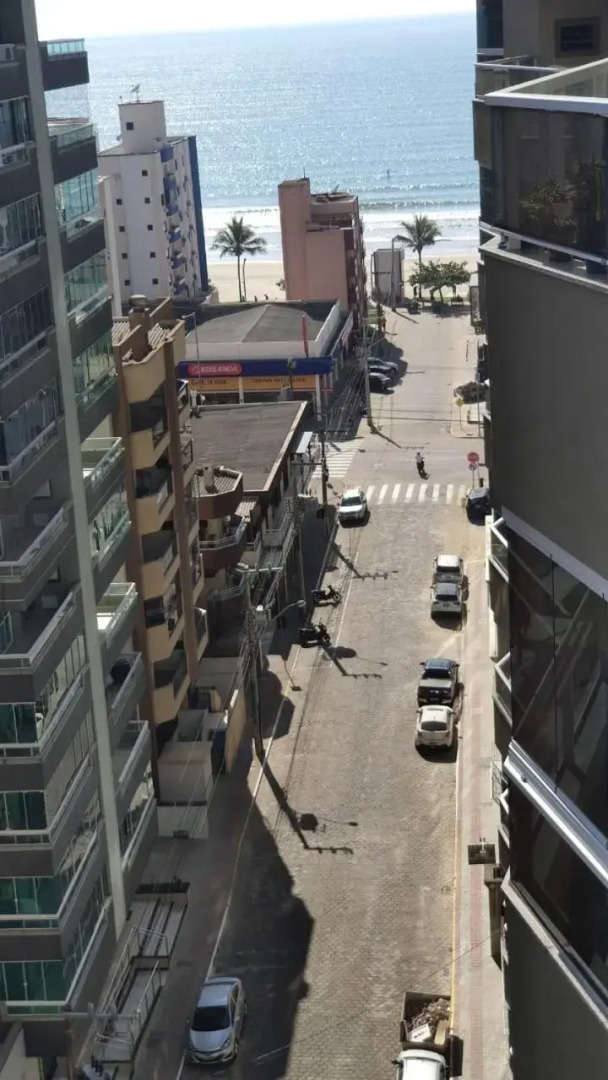 Apartamento confortável em Meia Praia - 200 metros da praia