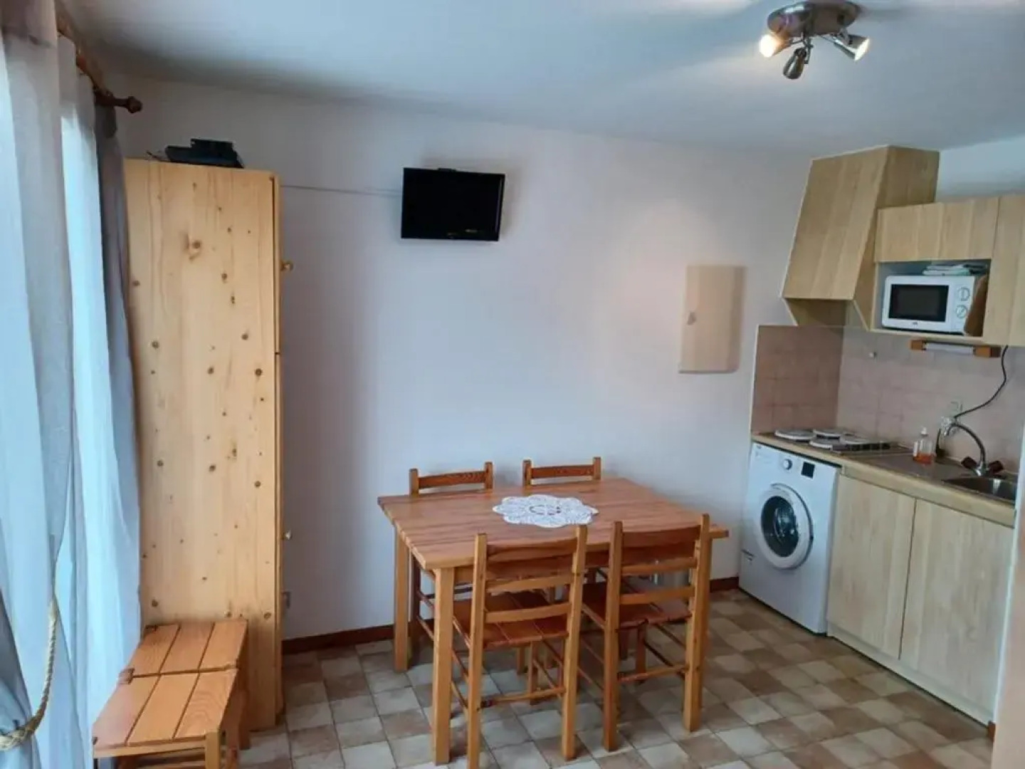 Appartement Le Biot, 2 pièces, 6 personnes - FR-1-573-56