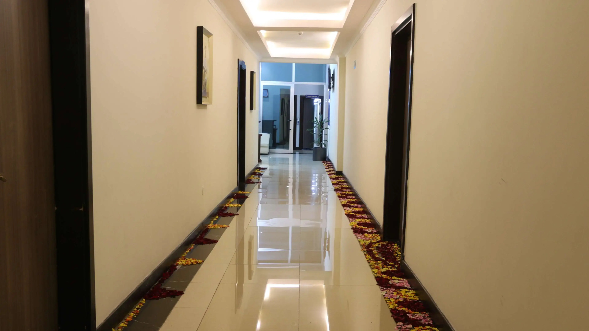 Elilly International Hotel