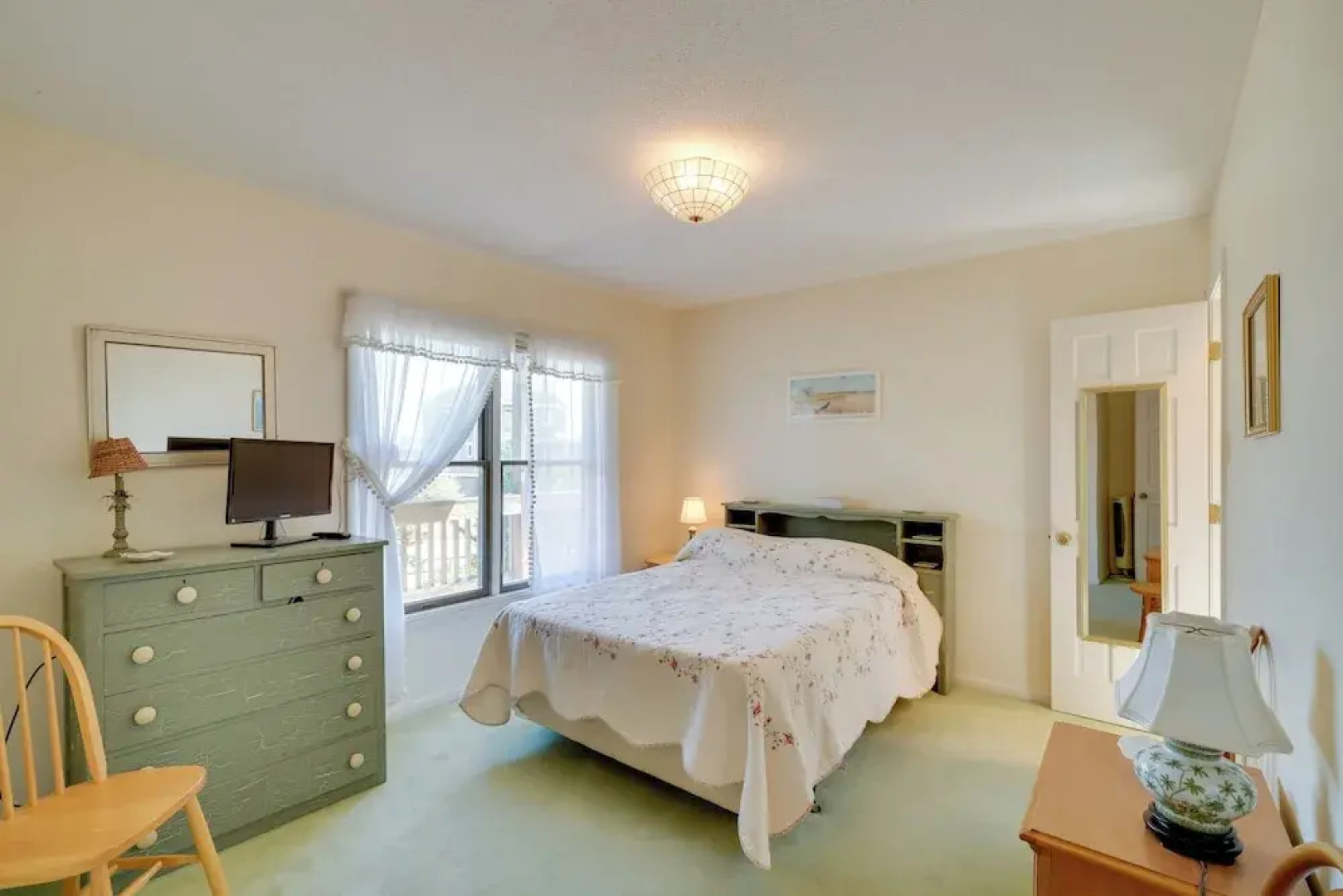 Spacious Kill Devil Hills Getaway w/ 3 Decks!