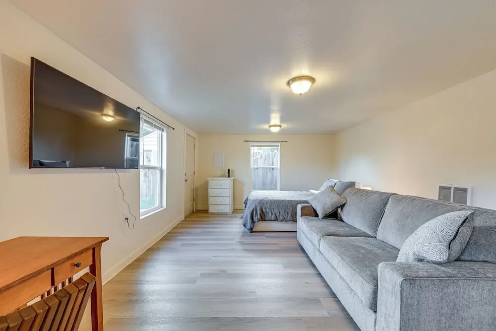 Cozy Tacoma Getaway w/ Grill & Hot Tub!