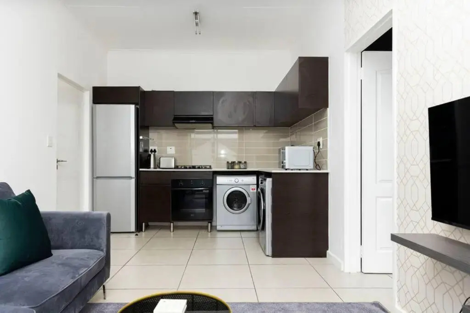 Alimama Spaces: the Manson's Greenstone