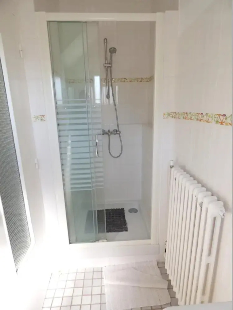 House With 2 Bedrooms in Chateaulin, With Wonderful Lake View, Furnish