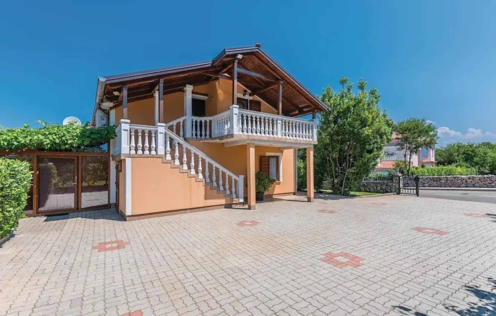 Beautiful Home in Sveti Anton With Wifi and 3 Bedrooms