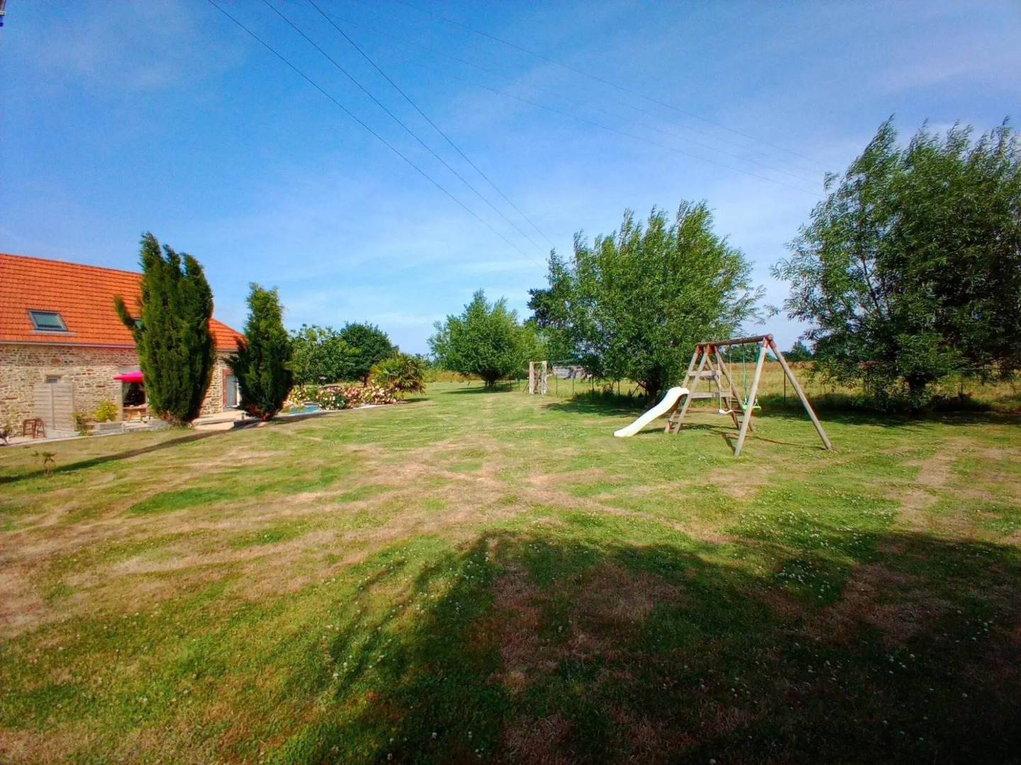 Semi Detached House, Bacilly