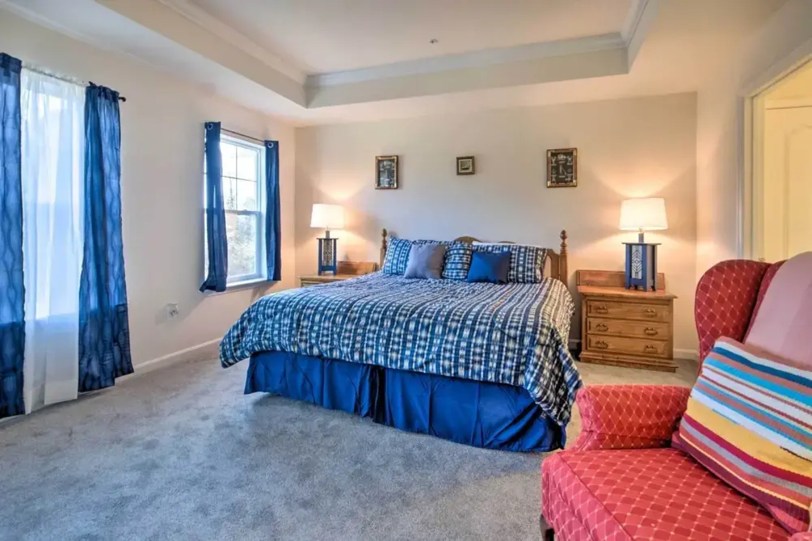 Riverside House w/ Kayaks, Piano & Fireplace