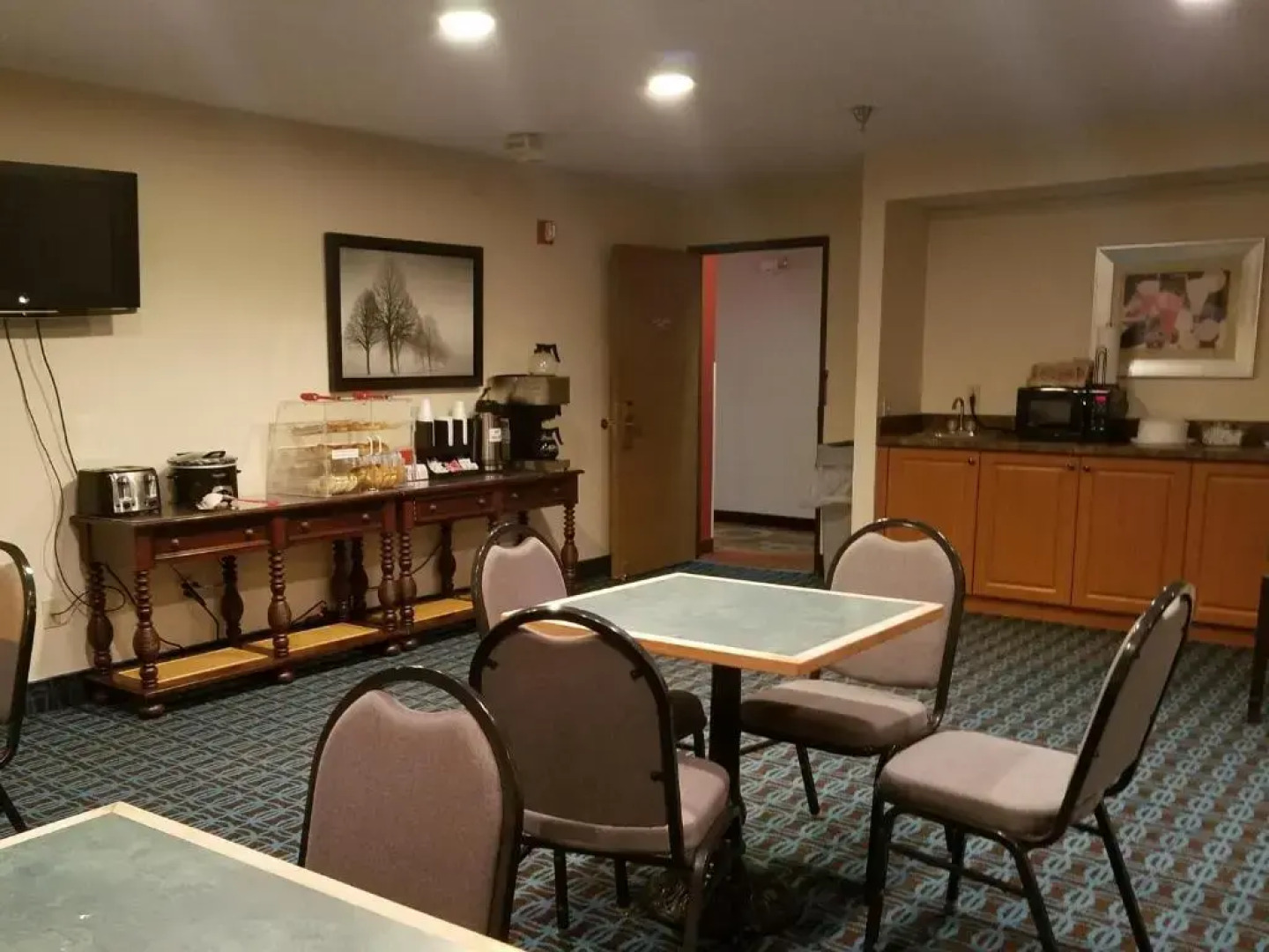 Country Hearth Inn & Suites Kenton