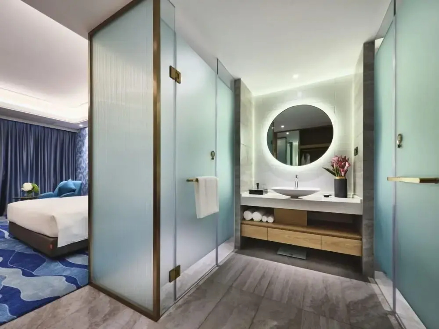 Emerald Bay Hotel Fuxian Lake