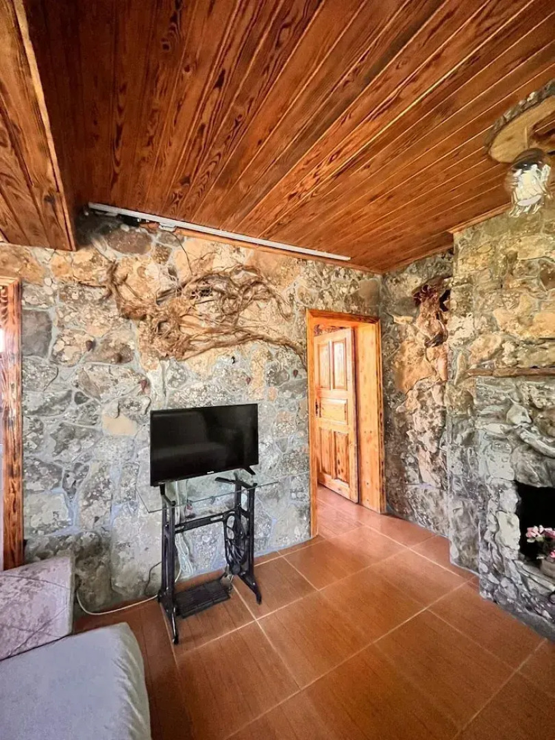 Gokceada Uysallar Köy Evi