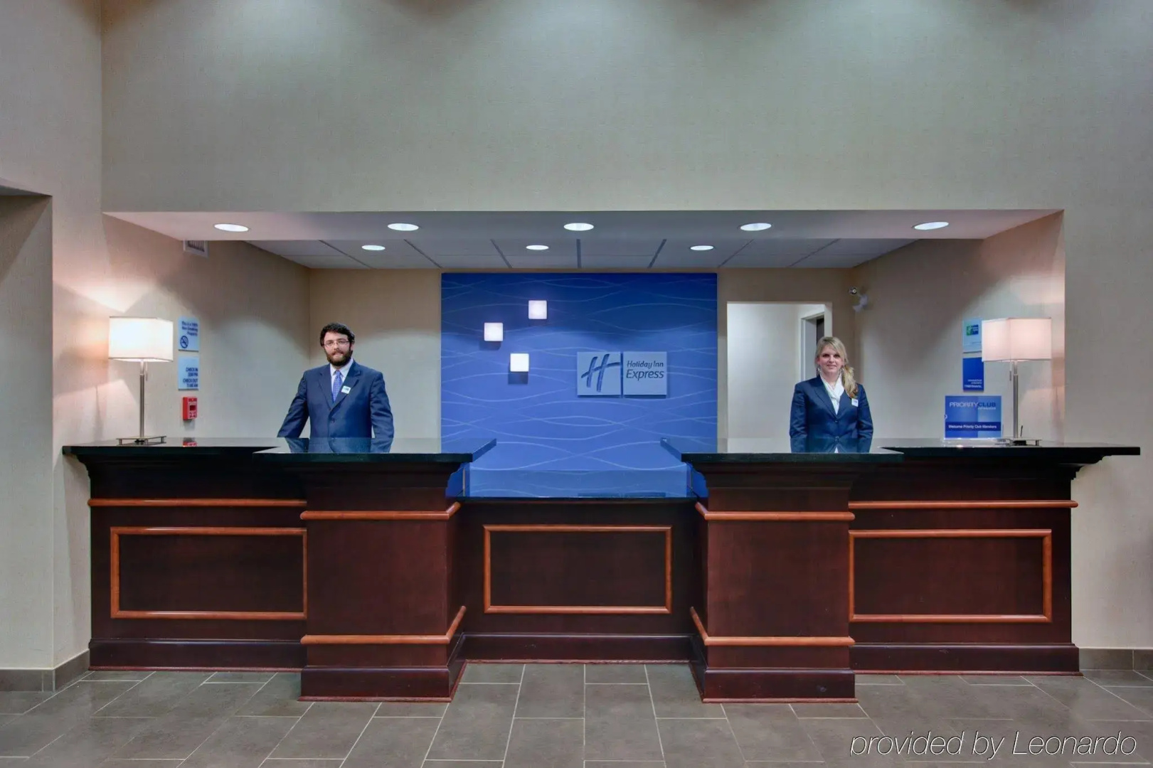 Holiday Inn Express and Suites Kincardine