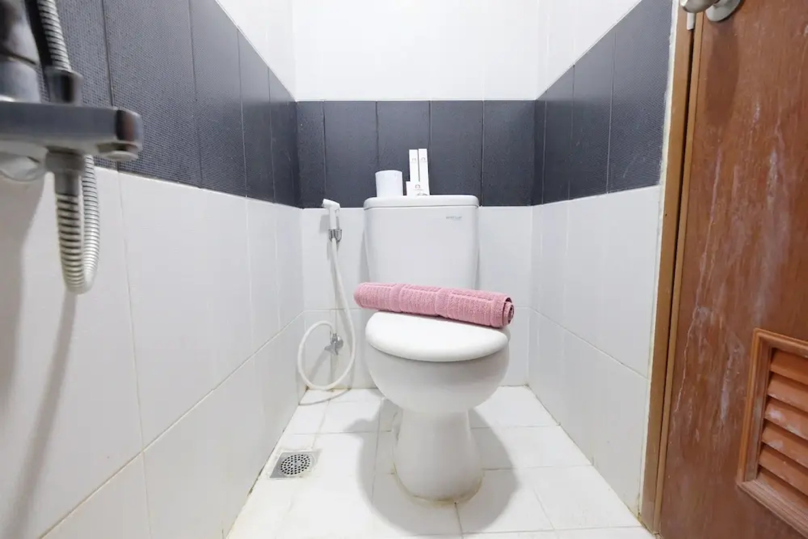 Budget Studio Apartment at Cinere Bellevue Suites