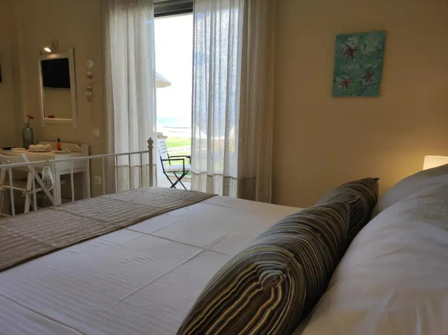 Thalassa Apartments & Studios