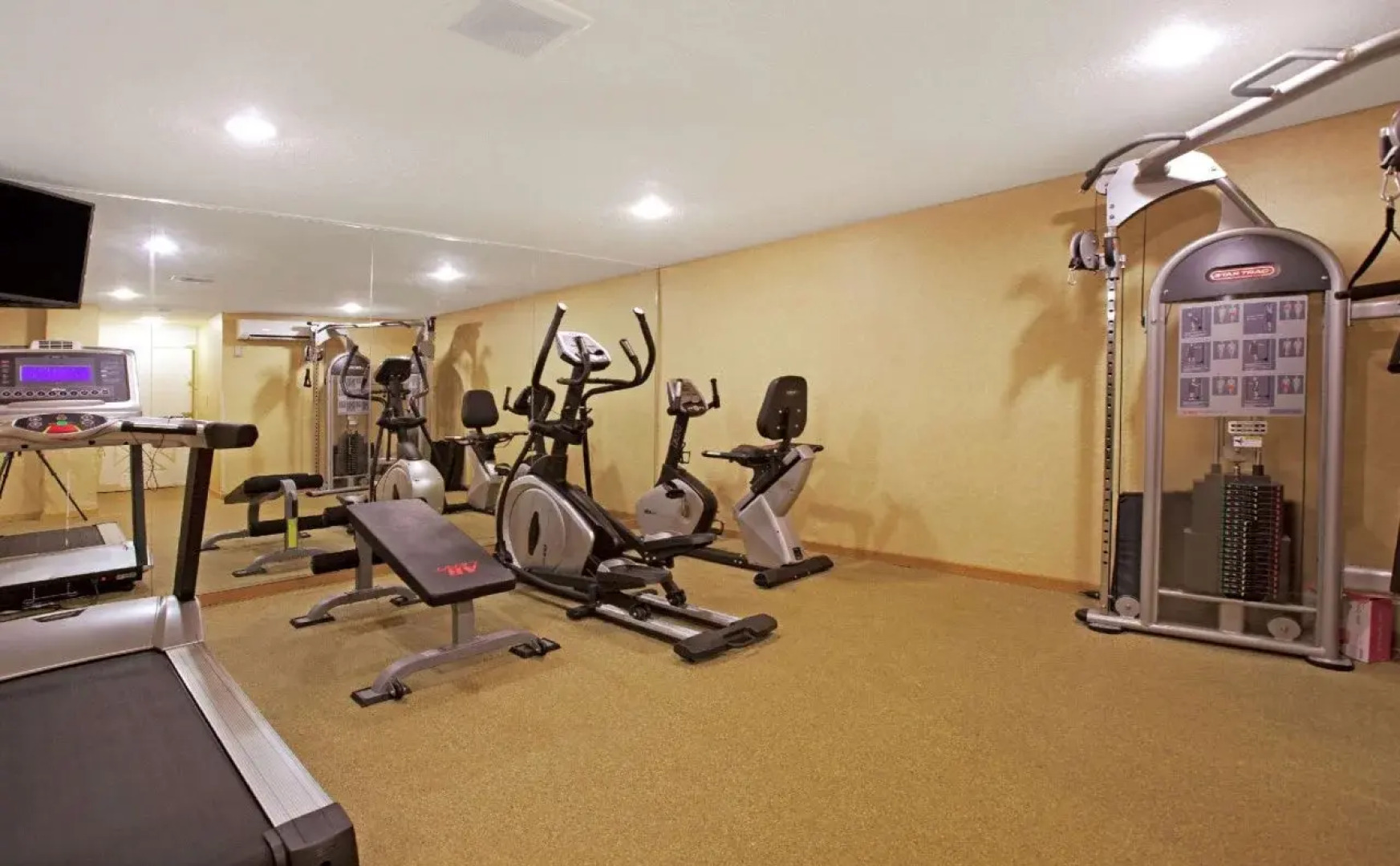 Howard Johnson Express Inn Bronx