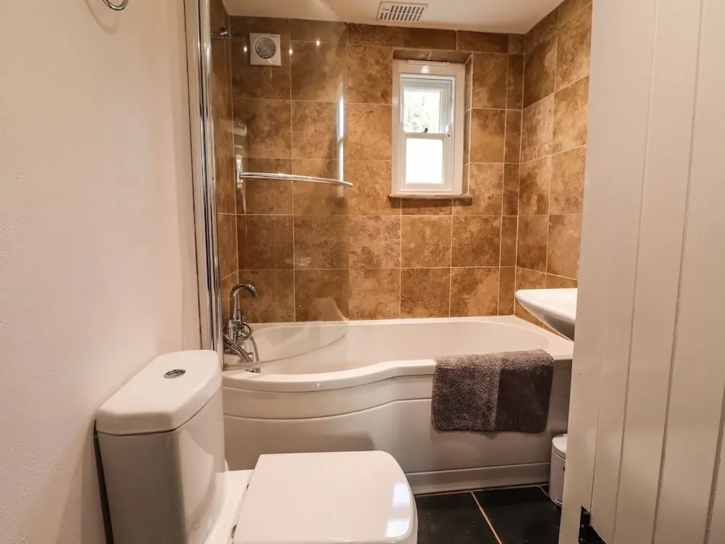 Y Felin at Coed Cadw