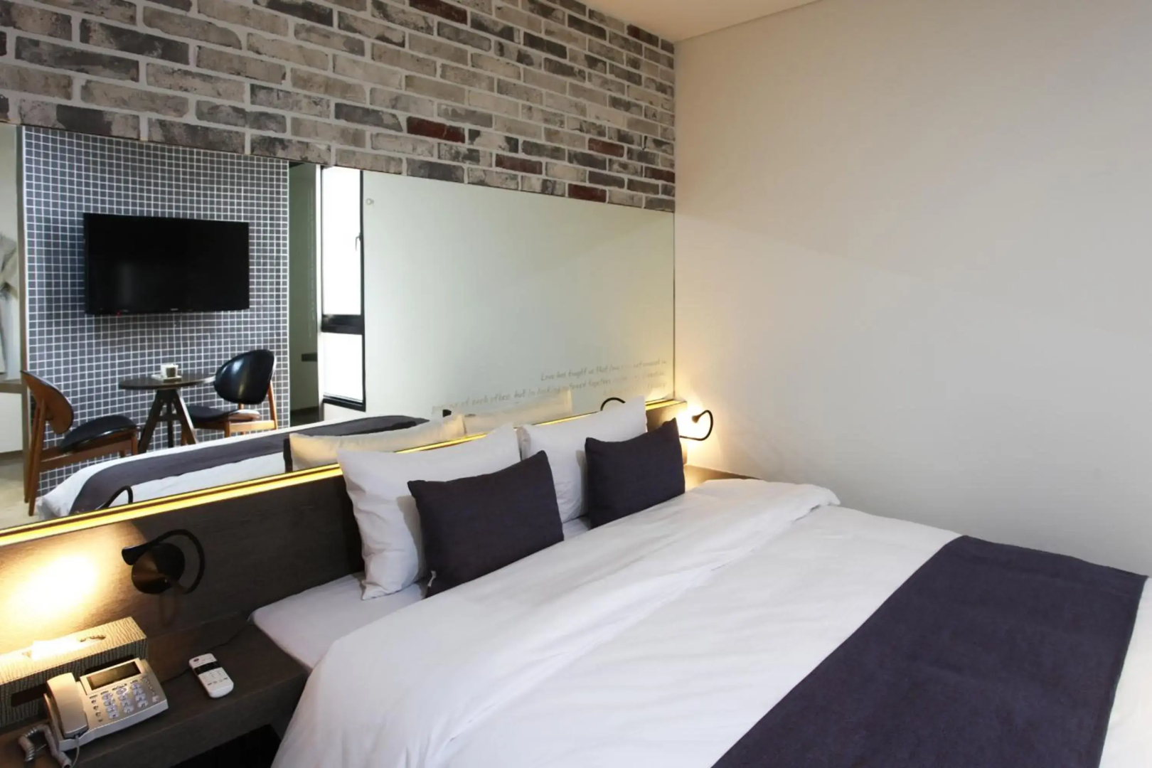 S& Hotel