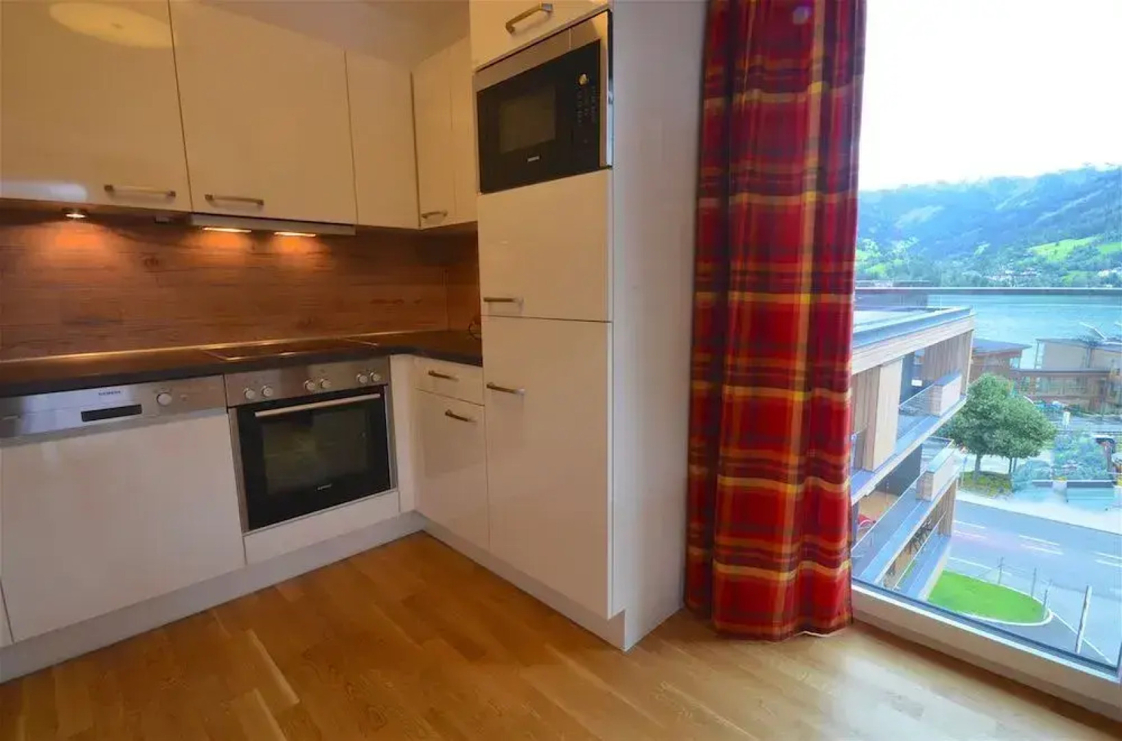 Zell Lake View & City Apartments