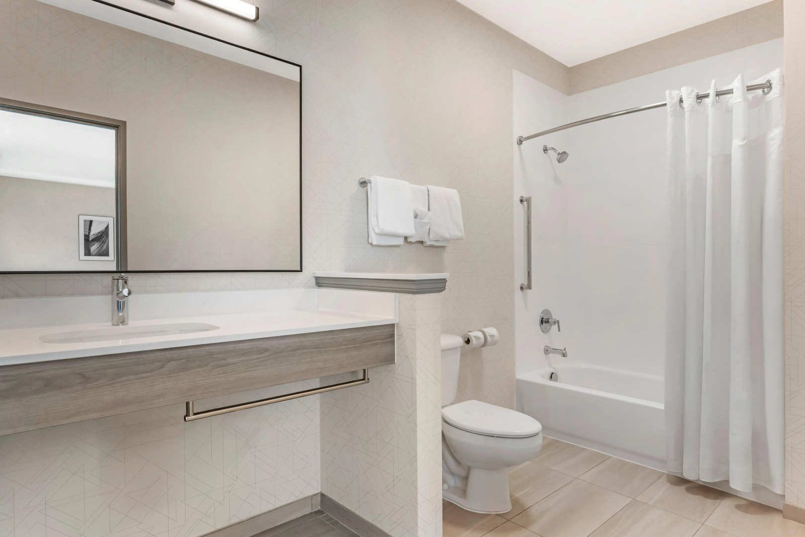 Holiday Inn Express & Suites Astoria by IHG