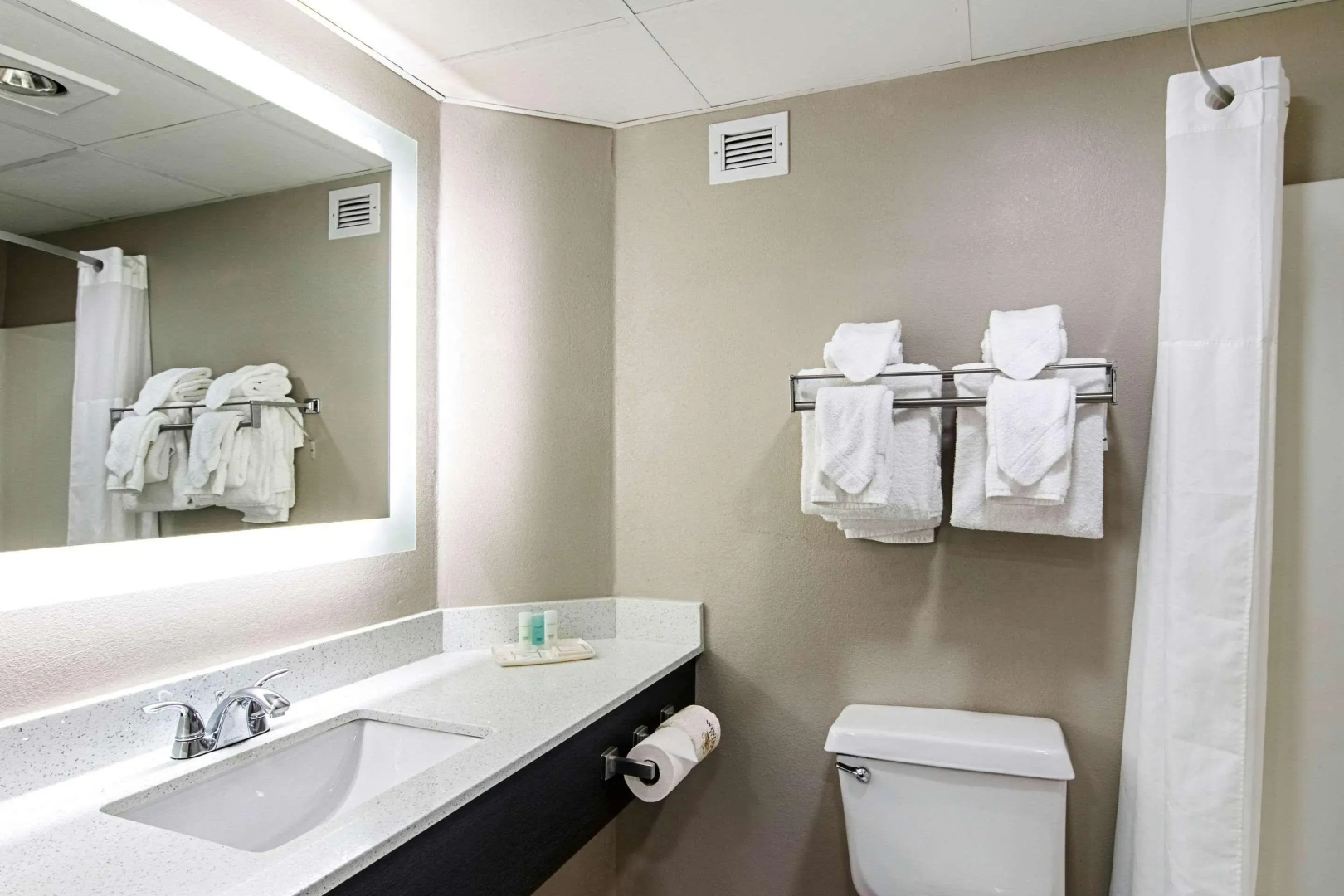 Clarion Inn Willow River
