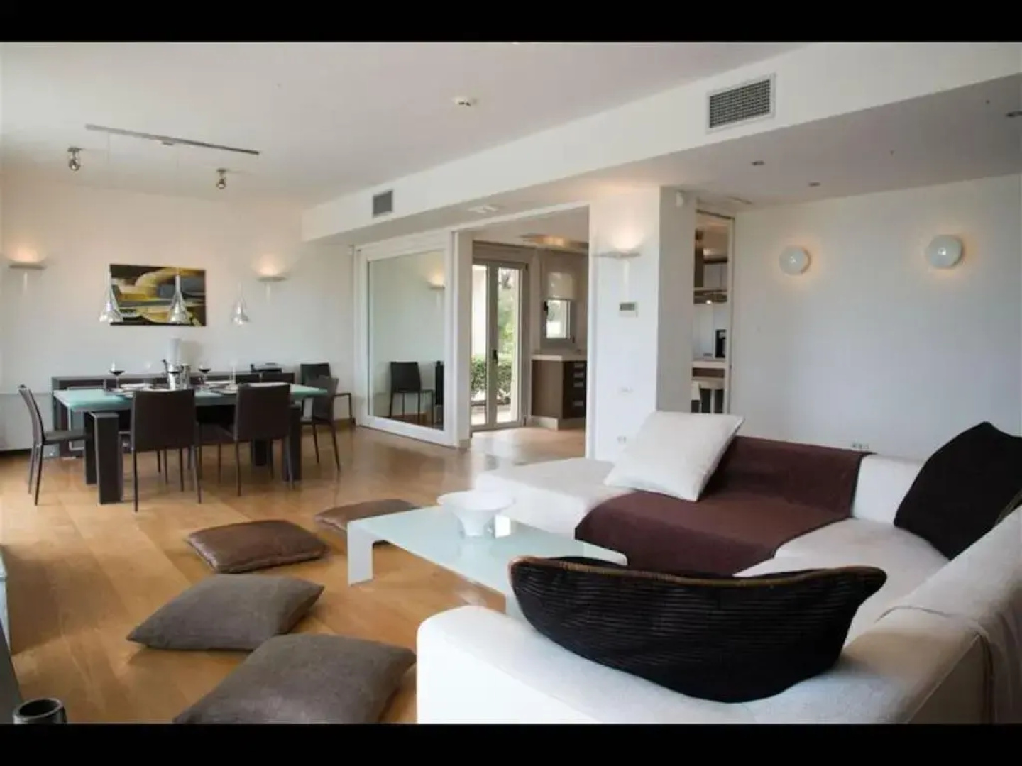 Luxury Villa Beachfront 5 Bedrooms 10-12 Persons