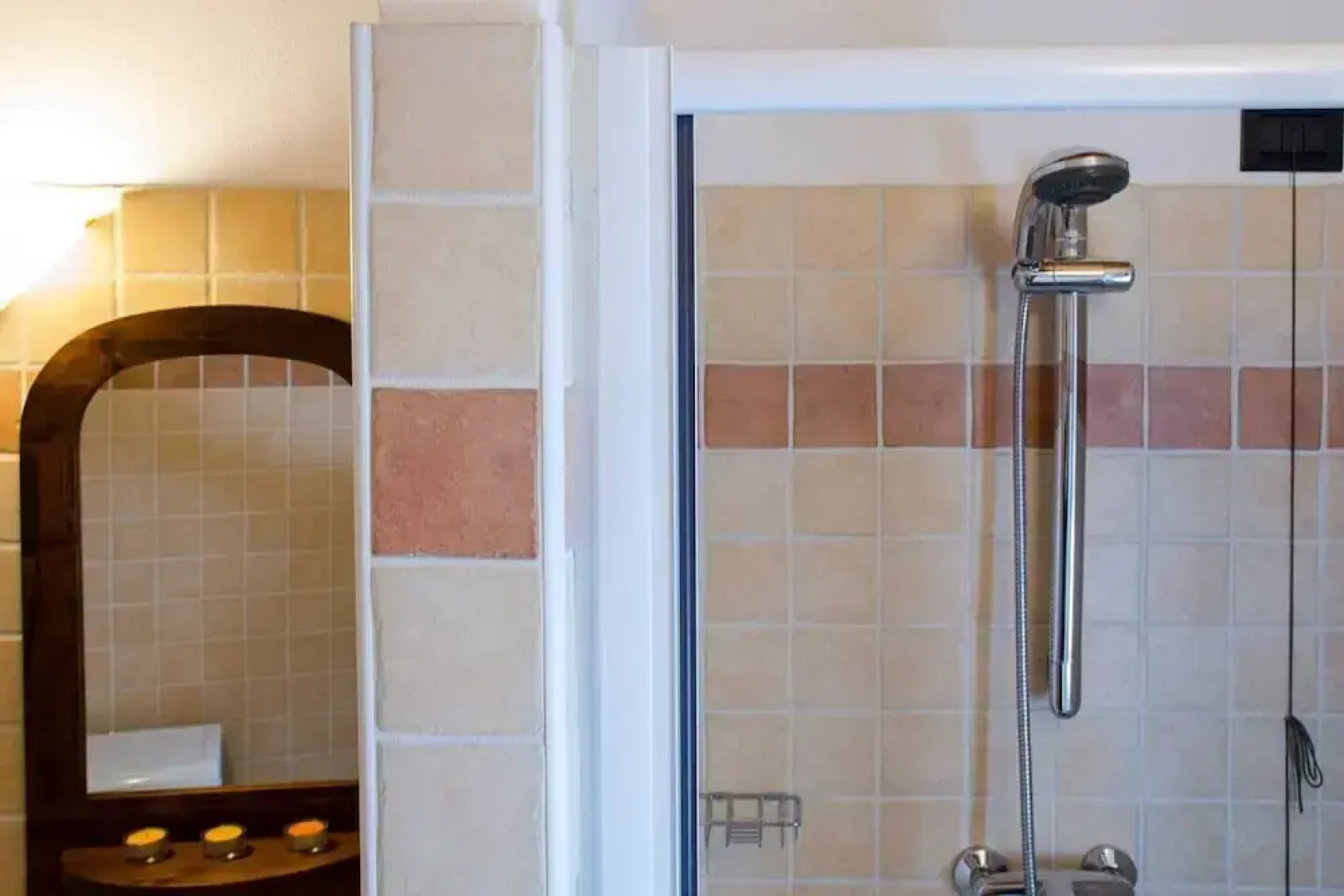 JOIVY Attic on the Lake