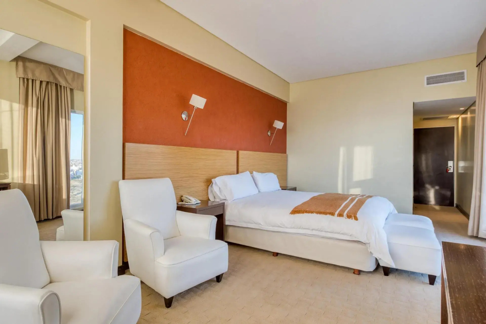 Rayentray Grand Hotel