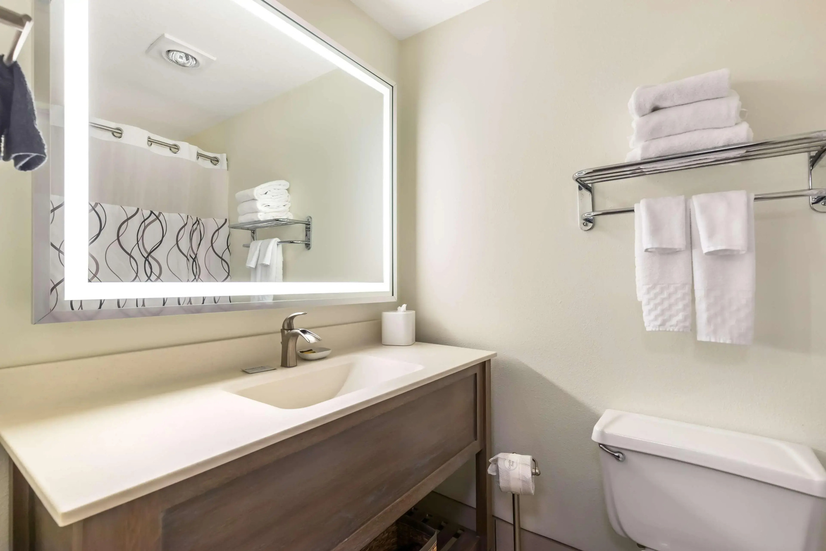 Best Western Plus University Park Inn & Suites