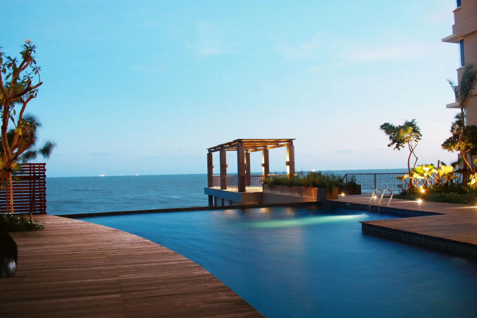 Golden Tulip Balikpapan Hotel & Suites