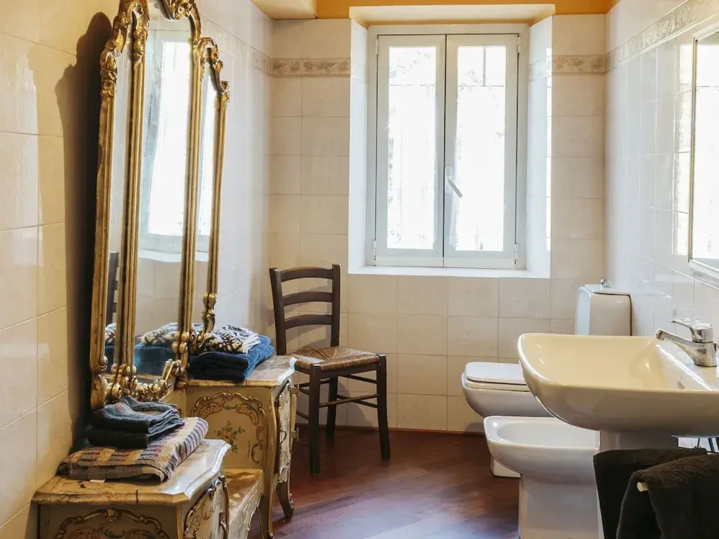 Delightful Holiday Home in Castelleto Ticino with Hot Tub