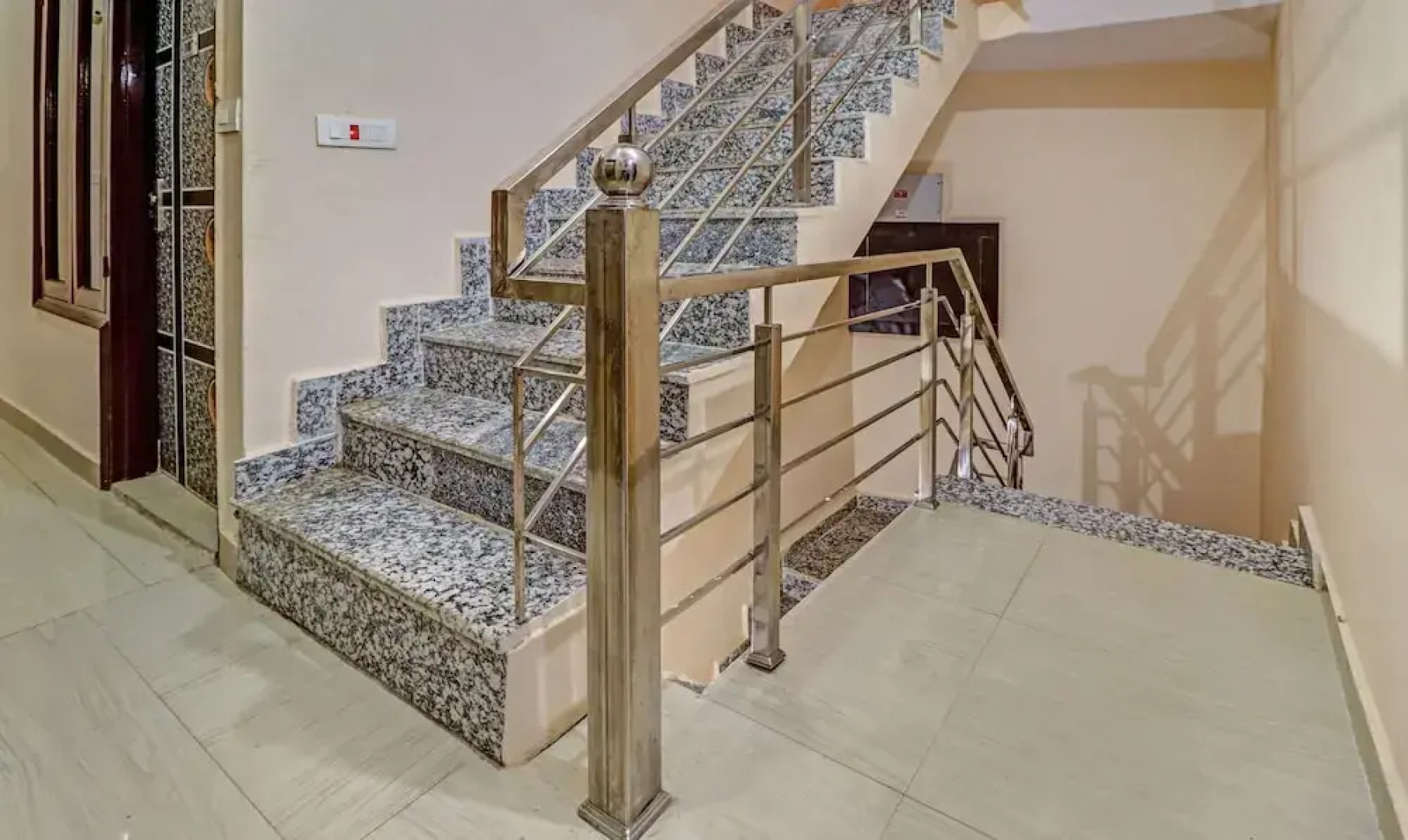 Itsy By Treebo - Divine Inn