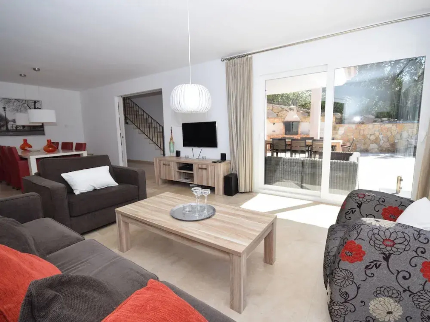 Beautiful Villa With Fantastic View and Infinity Pool Near Santa Cristina D'aro