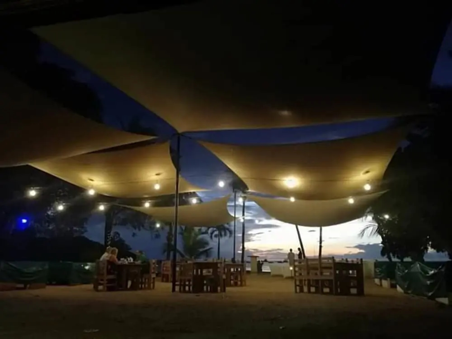 Café de Playa Beach Front Hotel