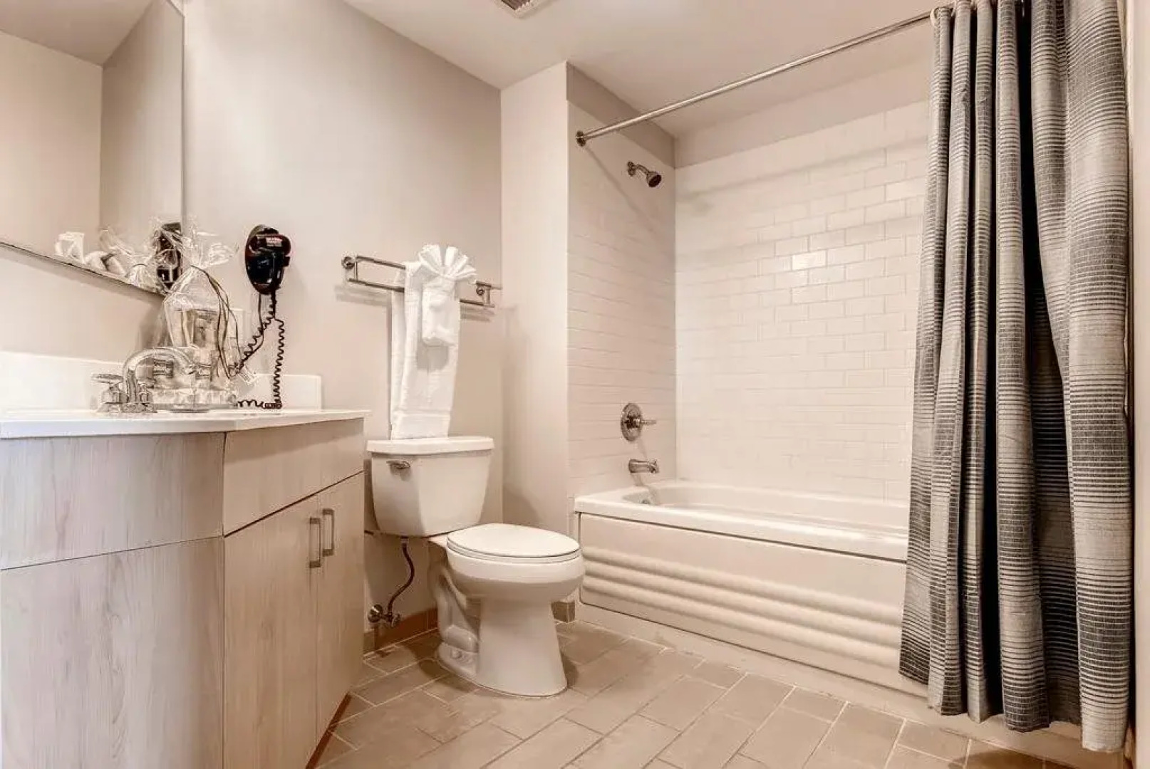 660 Washington Apartments