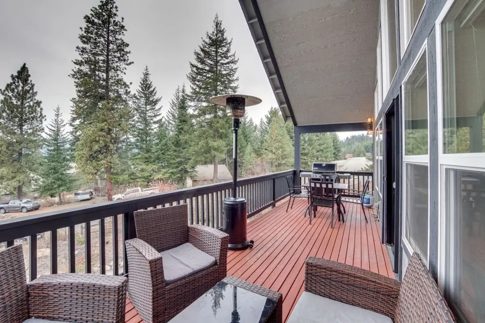 Cabin w/ Hot Tub & Fire Pit: 2 Mi to Cle Elum Lake