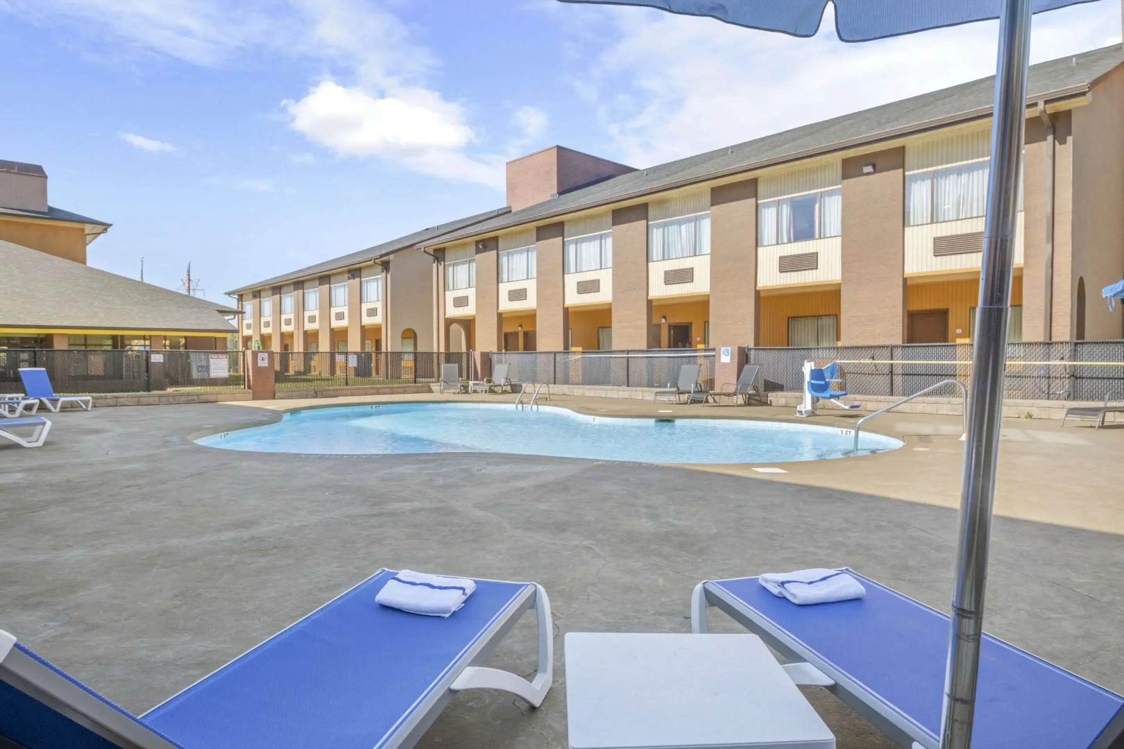 Quality Suites Hickory South