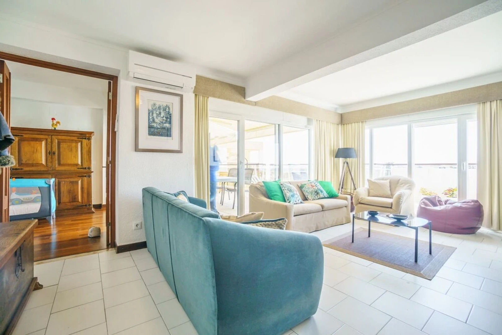 Seafront Condo & Big Terrace