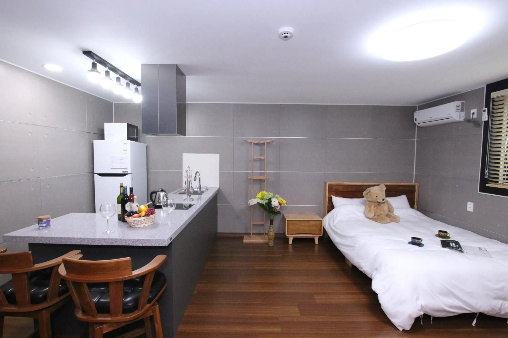 Uljin blue ara CD pension