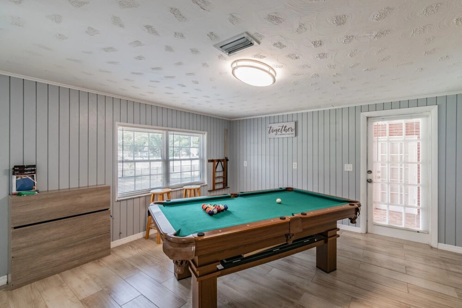 A Large Tropical 7 Bedroom Estate by RedAwning