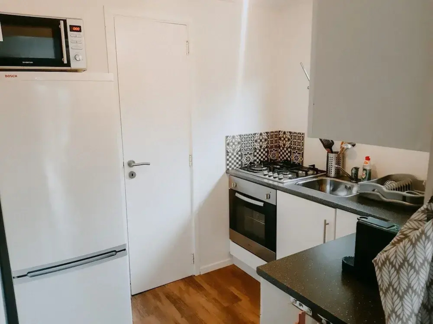 Geel Chalet in Netevallei