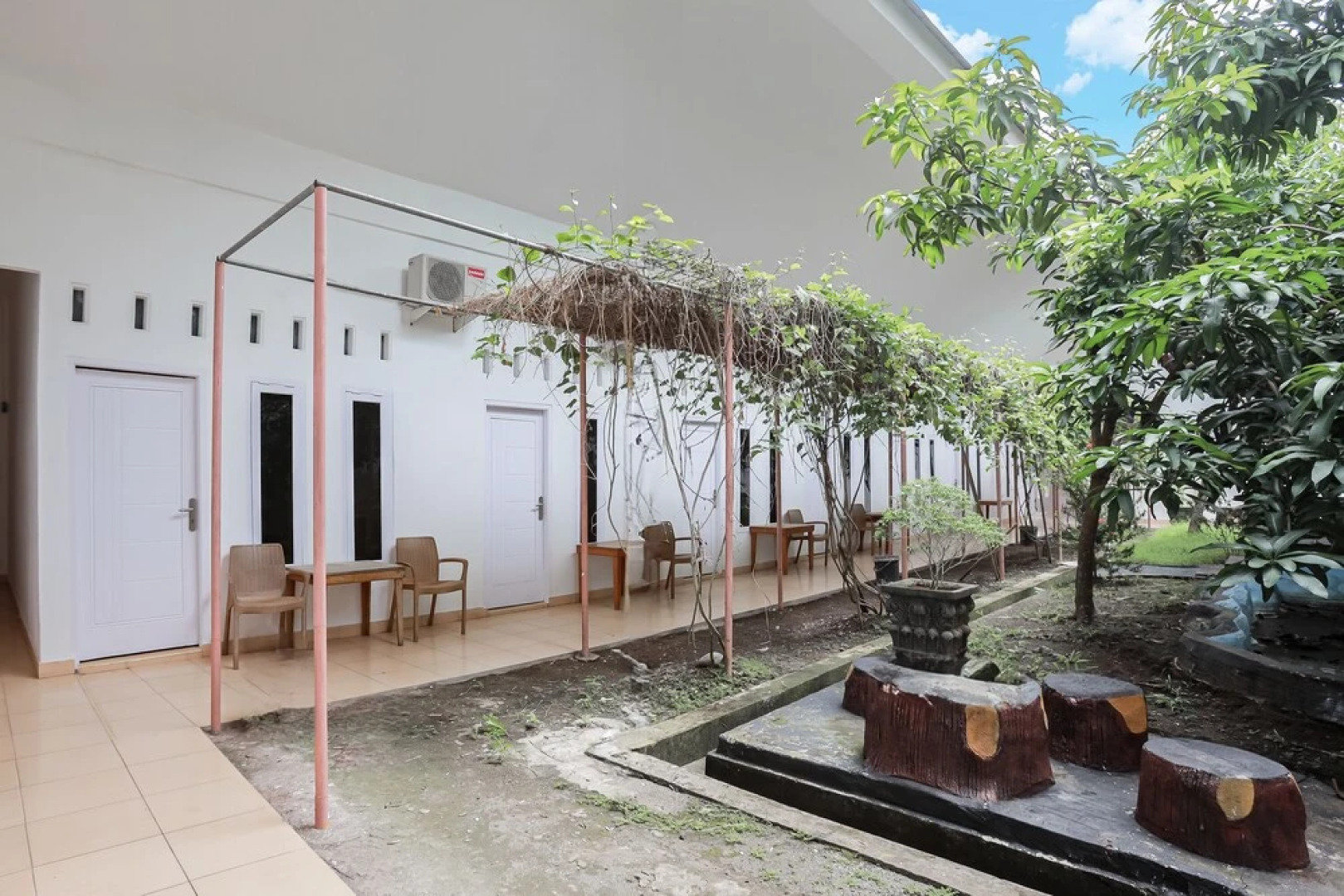 Hotel O Wisma Silampari