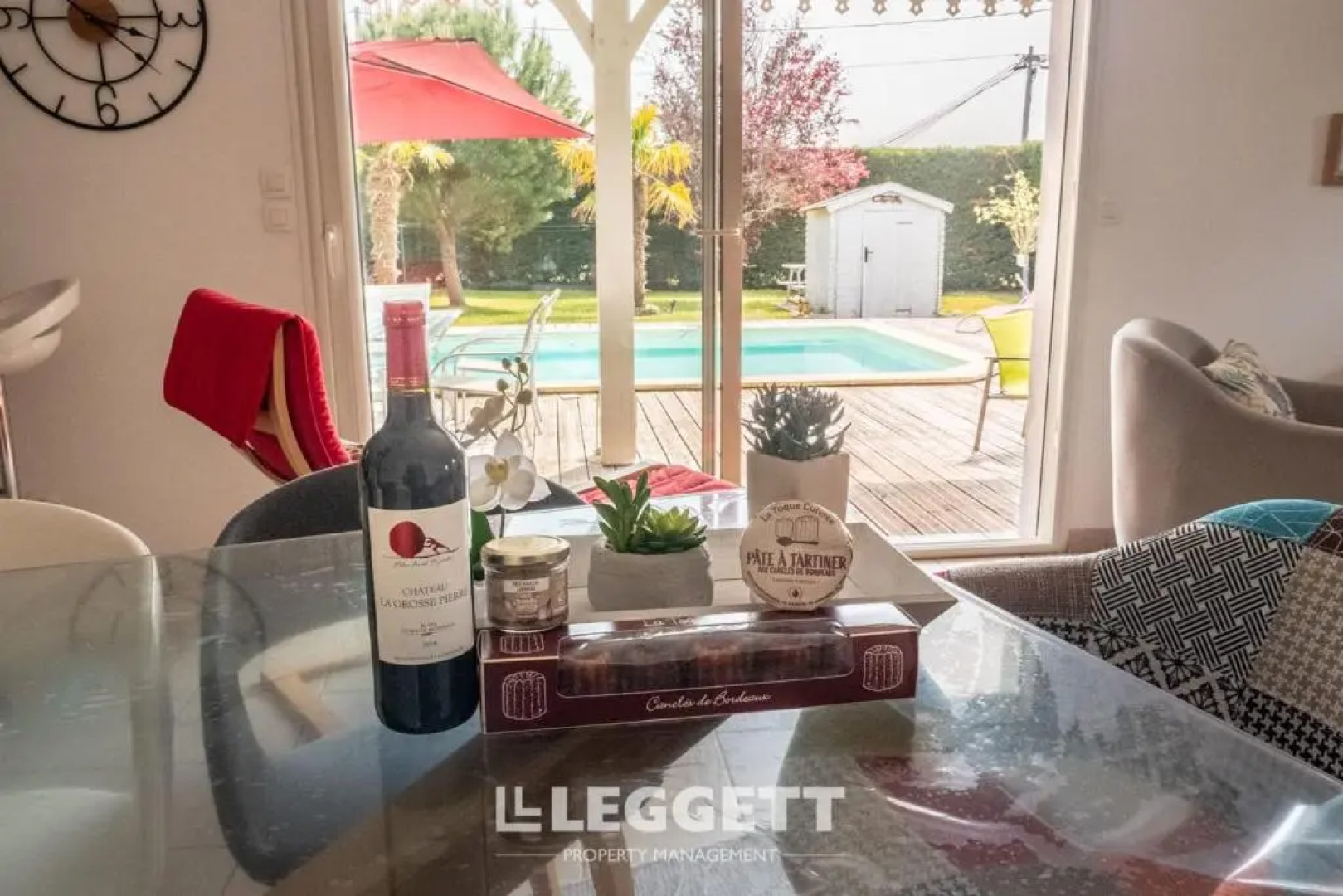 Beautiful Louisiana villa sleeps 6 with pool