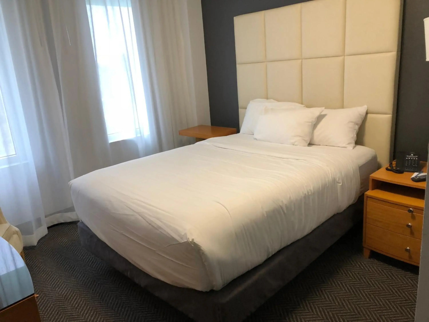 Streamline Hotel