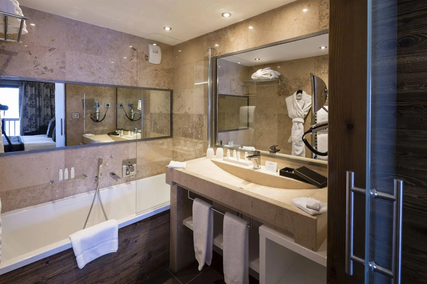 Hôtel Koh-I Nor by Les Etincelles