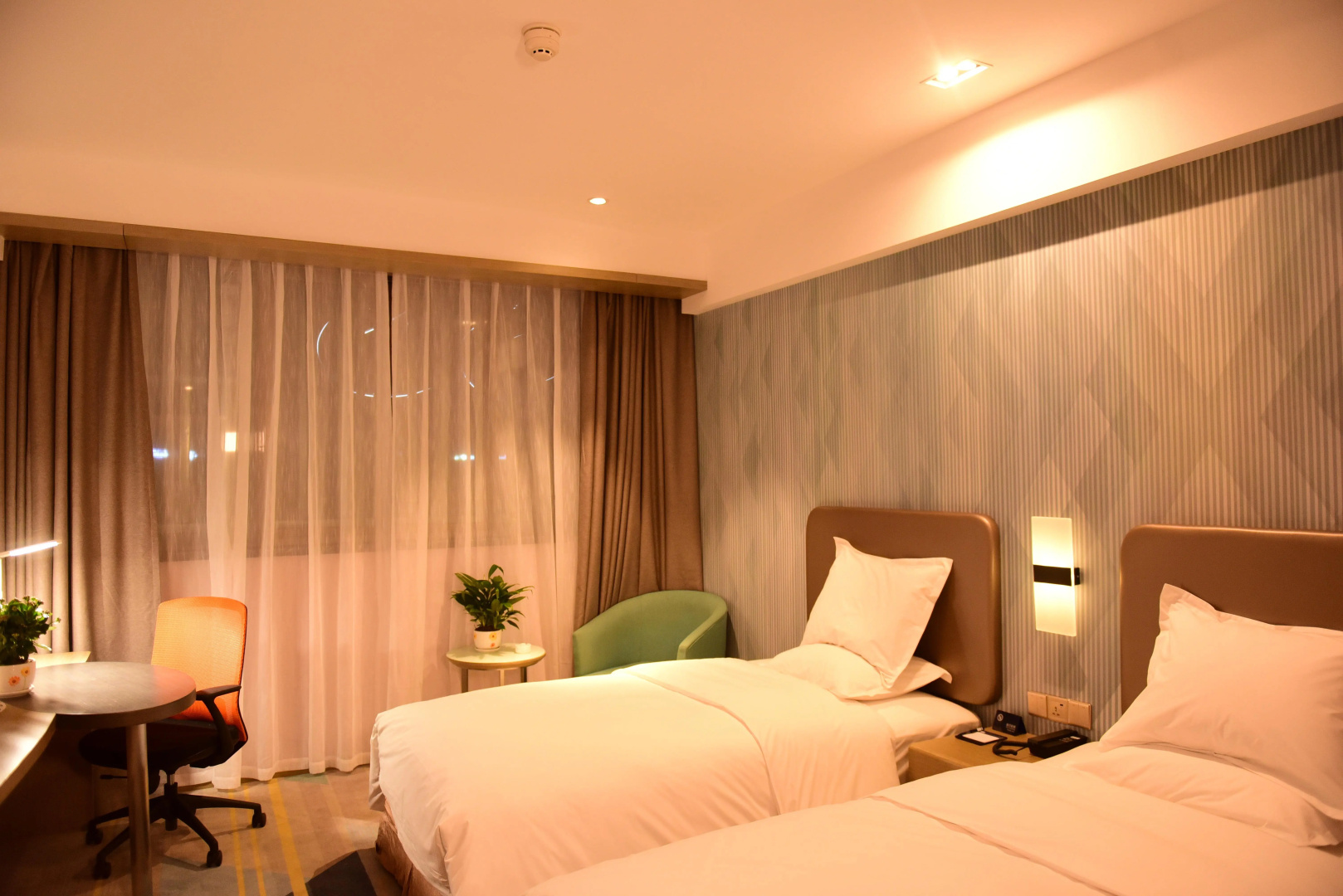 Holiday Inn Express Lhasa Potala Square