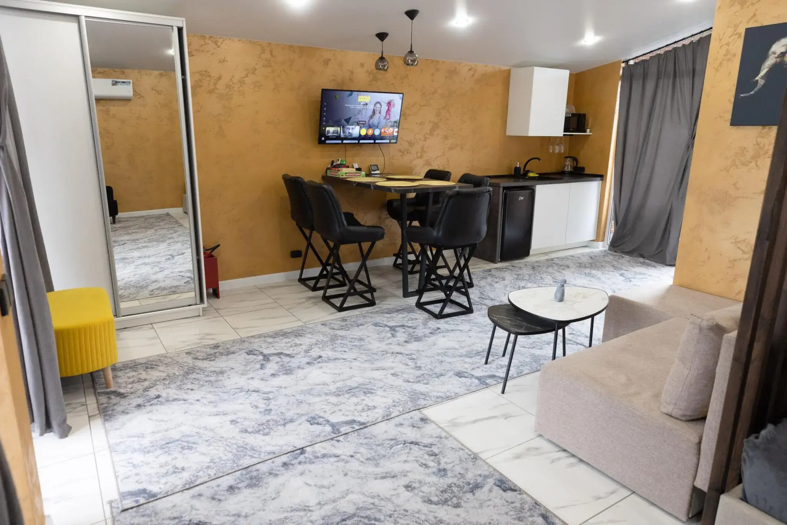 Отель Аура тополей