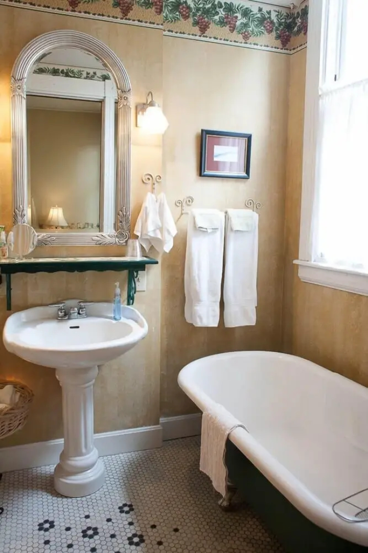 Moon River Bed and Breakfast