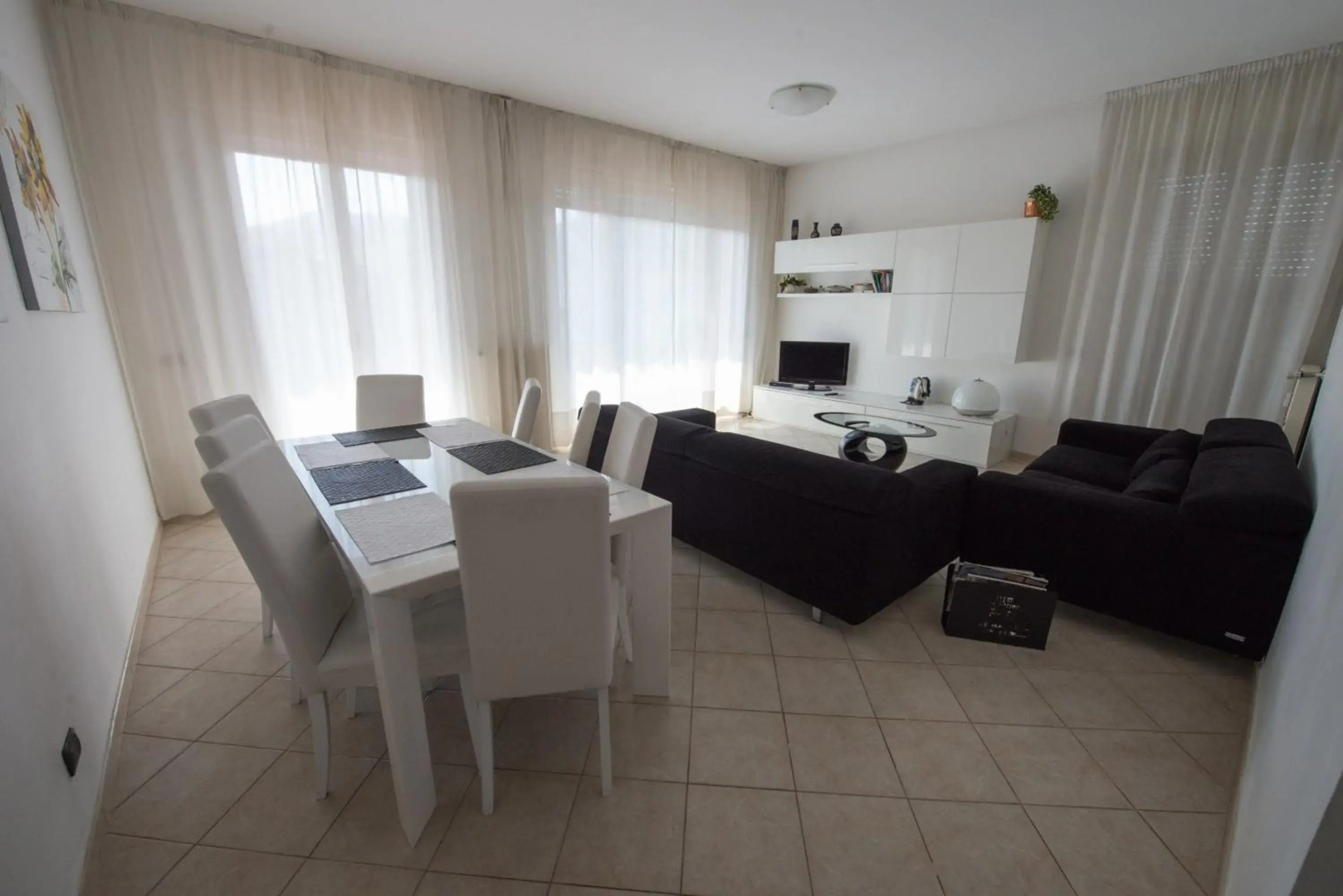 Silky House with Private Parking